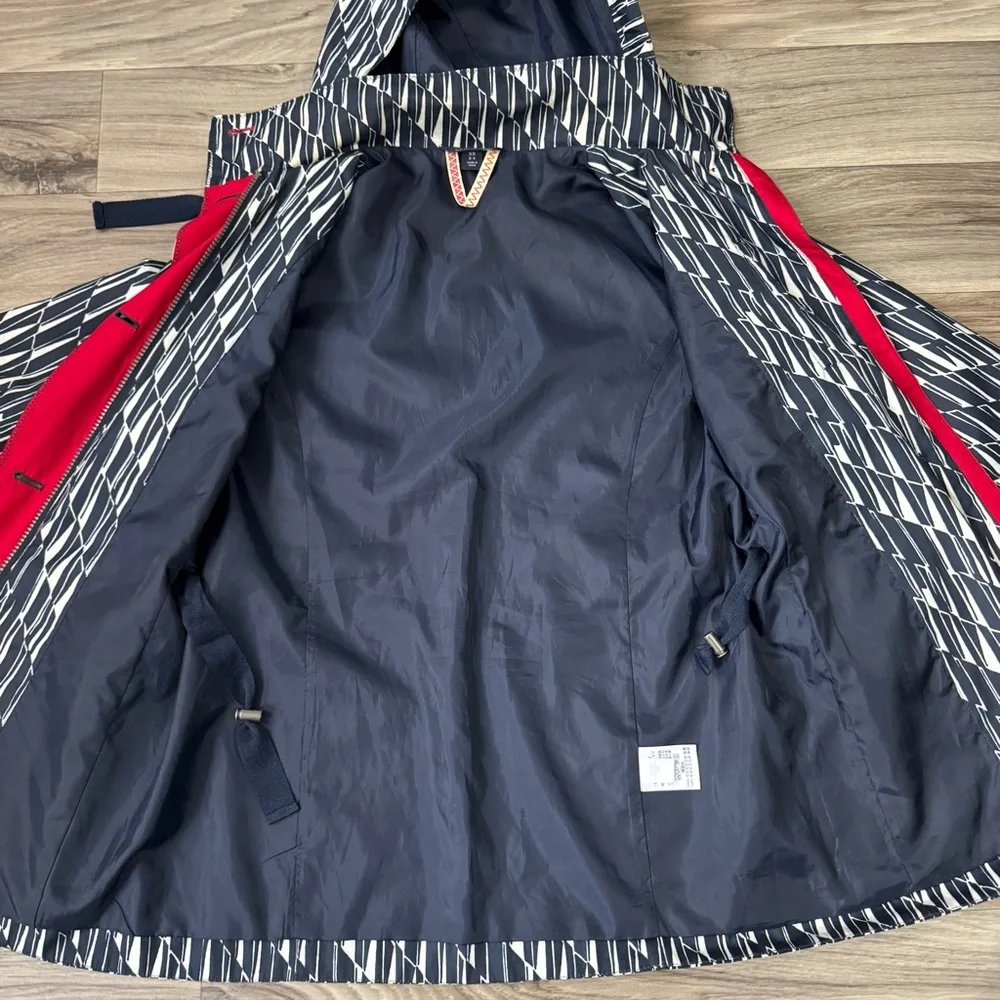 Land's End Women's Storm Raker Rain Jacket Classic Navy Ivory Size Small 2-4